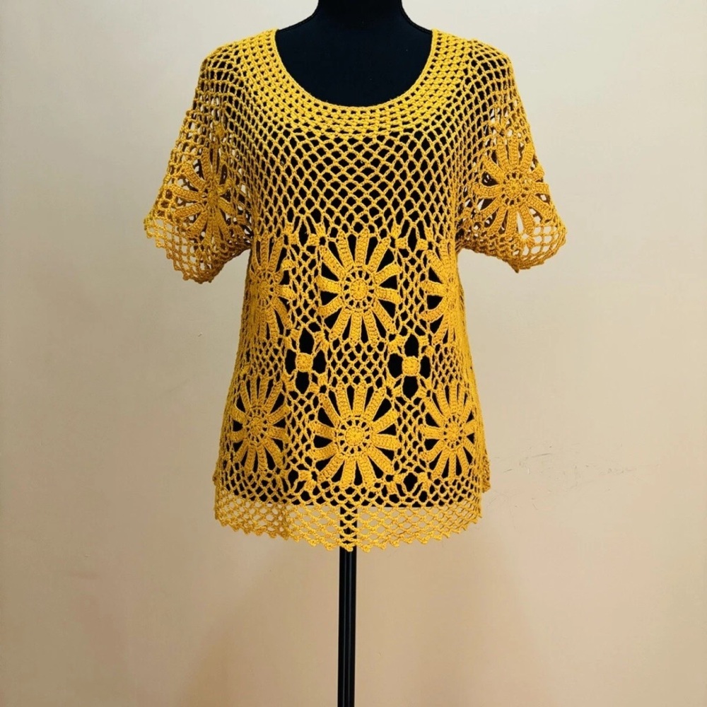 Dressbarn Yellow Crochet Floral Top